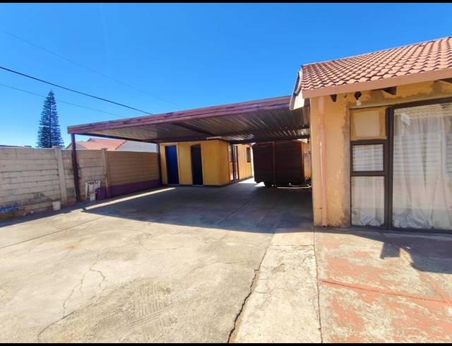 4 BEDROOM HOUSE FOR SALE IN GEELHOUTPARK